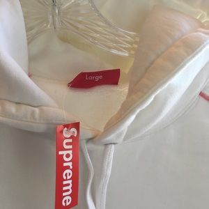 Supreme hoodie